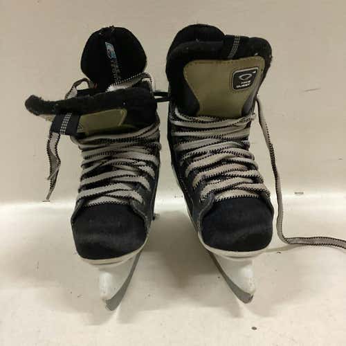 Used Nike Quest Youth 09.5 Ice Hockey Skates