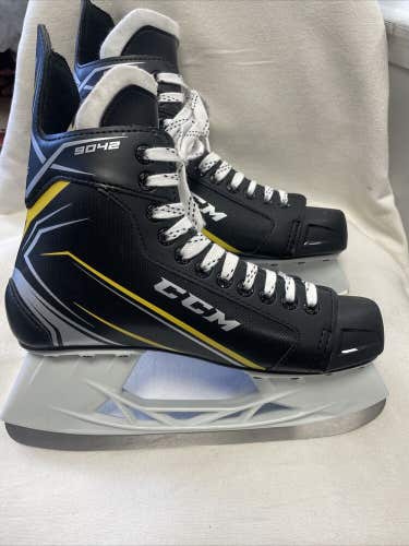 Brand New Adult Men’s Size 9 CCM TACKS 9042 Ice Hockey Skates.