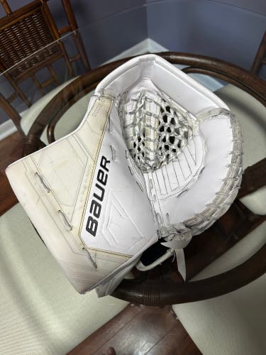 Bauer Supreme Mach Goalie Catch Glove