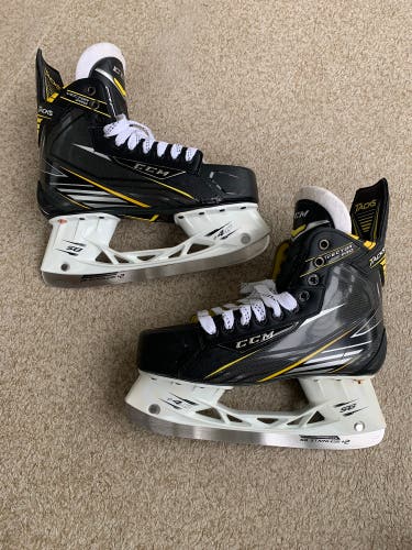 New Senior CCM Tacks Vector Pro Hockey Skates Extra Wide Width 8