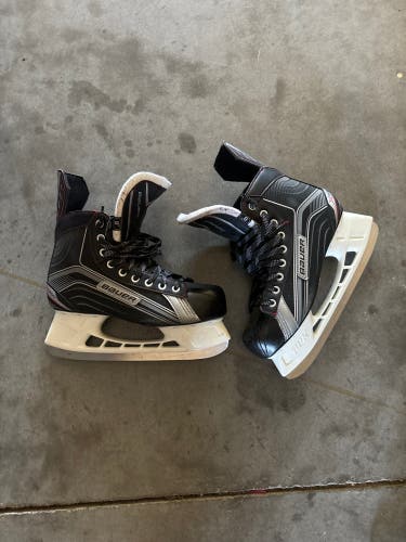 Used Bauer 9.5 Hockey Skates