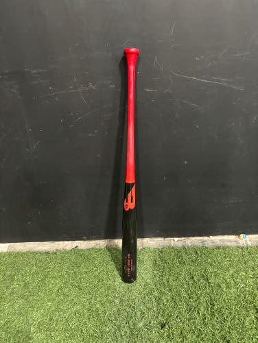 Ronald Acuńa Model B45 (-3) 30.5 oz 33.5" Bat