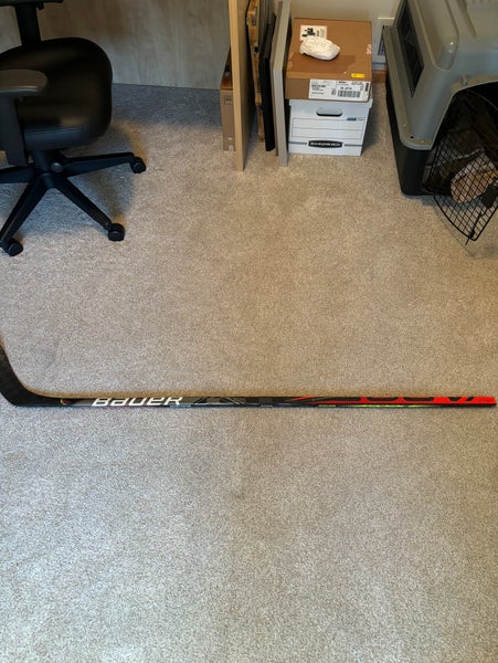 Bauer Vapor Hyperlite Senior Right Handed Stick