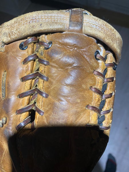 Wilson Vintage Leather A2610 RHT Glove