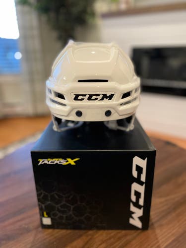 New Large CCM  Super Tacks X Helmet