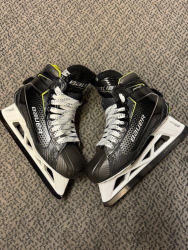 OUT of Box (brand new) Bauer Pro size 8 Fit 2 goal skates