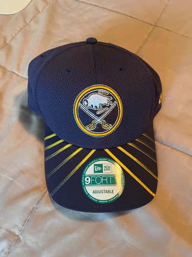 Buffalo Sabres  New Men's One Size Fits All New Era Hat 9Forty