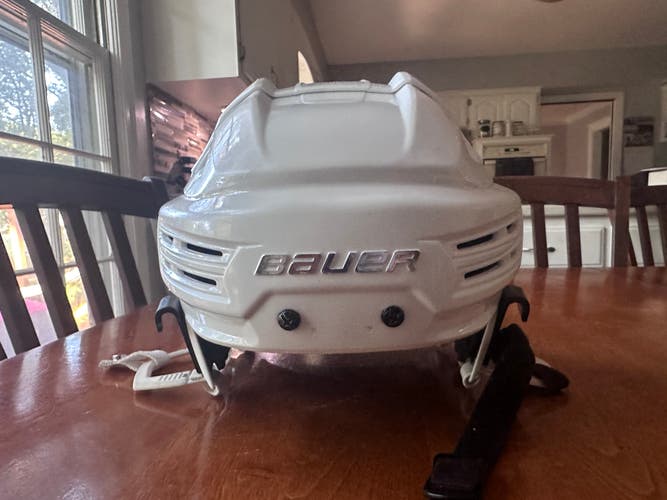 Used Medium Bauer Re-Akt 200 Helmet