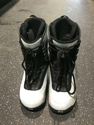 Used Morrow Lotus Senior 9 Womens Snowboard Boots