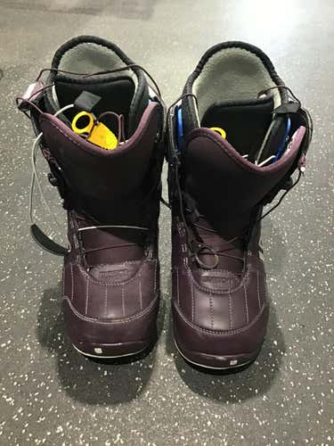 Used Burton Speed Zone Grom Senior 7 Womens Snowboard Boots