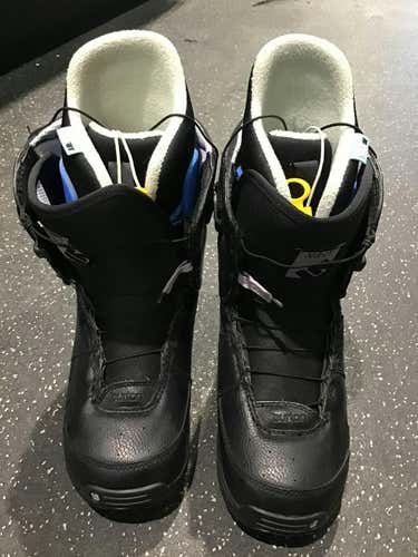 Used Burton Mint Senior 6 Mens Snowboard Boots