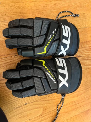 STX STALLION 200 MD Men's Lacrosse Gloves