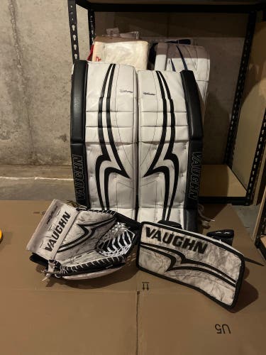 Used  33+2 Vaughn Pro V Elite Goalie Full Set