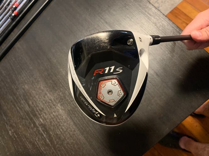 Used Men's TaylorMade Right Handed Stiff Flex 9 Loft R11s Driver
