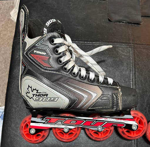 Tour hockey skates