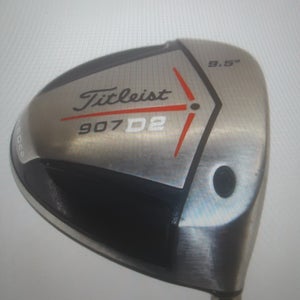 Used Men's Titleist 907 ^D2 Right Handed Driver Stiff Flex 9.5 Loft