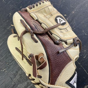 Used Akadema Agm209 11 1 2" Fielders Gloves