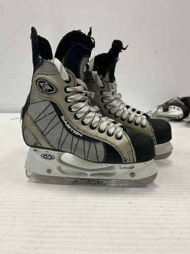 Used Easton Ultra Lite Intermediate 5.0 Ice Hockey Skates