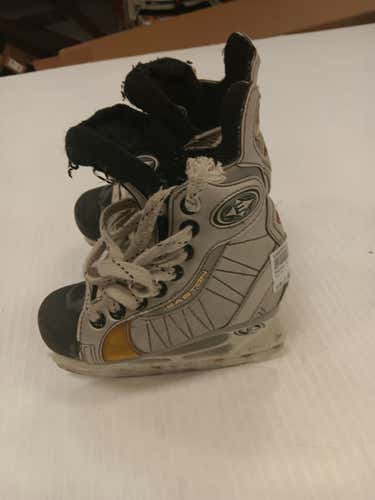 Used Easton Z Youth 09.0 Ice Hockey Skates