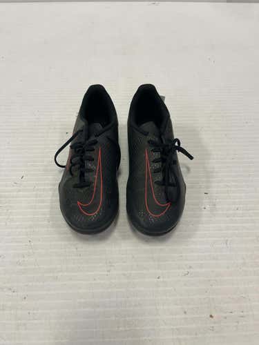 Used Nike Junior 02.5 Cleat Soccer Outdoor Cleats