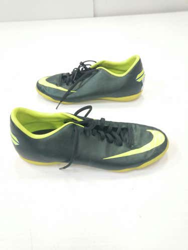 Used Nike Senior 7.5 Indoor Soccer Indoor Cleats