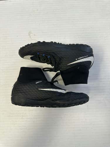 Used Nike Senior 7.5 Indoor Soccer Indoor Cleats