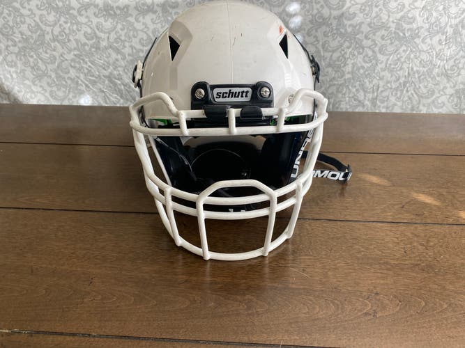 Schutt  Vengeance Youth Medium