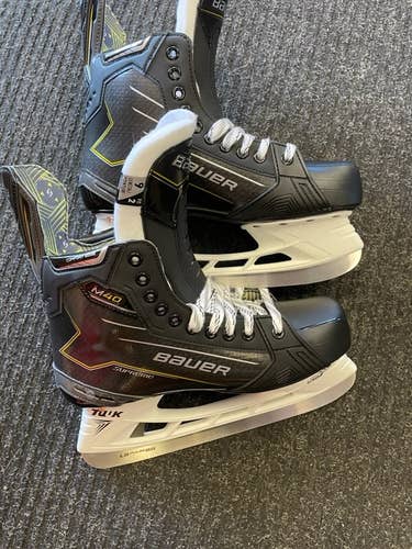 New Senior Bauer Supreme M40 Hockey Skates 9 Fit 2 without box