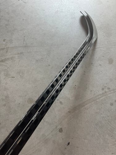 2 PACK New Junior CCM Right Hand P92 50 Flex Pro Stock FT Ghost Hockey Stick Blackout Pro+