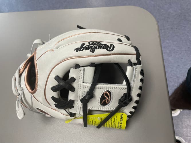 New 2023 Infield 11.75" Liberty Advanced Softball Glove