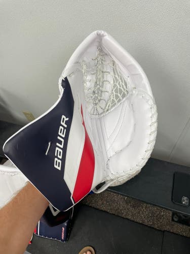 New Bauer Hyperlight 2 Glove (Skinned Shadow)