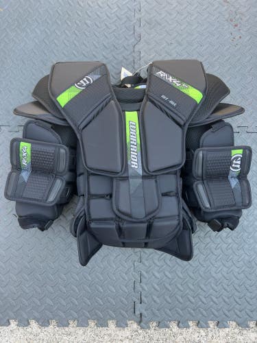 New Intermediate Medium/Large Warrior RITUAL X4 E+ Goalie Chest Protector