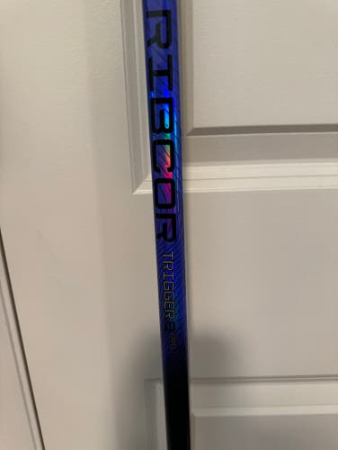 CCM Trigger 8 Pro Hockey Stick RH 70 Flex P29