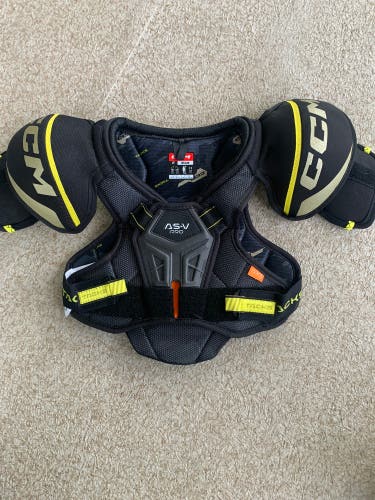 New Medium Youth CCM Tacks AS-V Pro Shoulder Pads