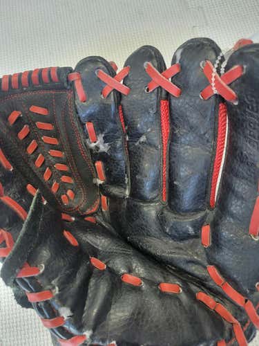 Used Louisville Slugger Genesis 11 1 2" Fielders Gloves