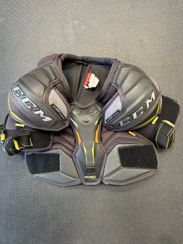 Used Large CCM  Tacks 9080 Shoulder Pads