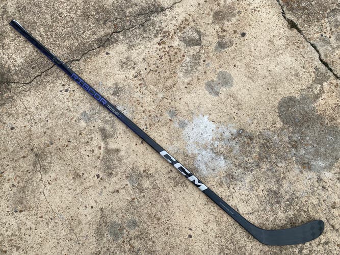 CCM Trigger 7 PRO Pro Stock Hockey Stick P28 Grip 85 Flex Right 90444