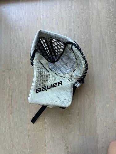 Bauer Vapor Goalie Glove