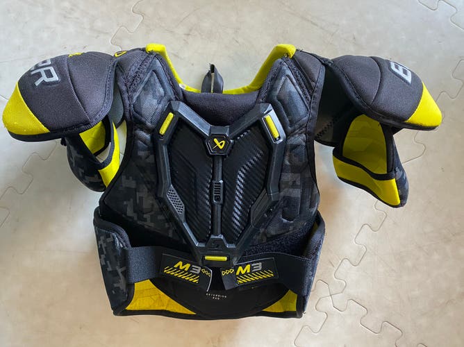 Used Small Bauer Supreme M3 Shoulder Pads