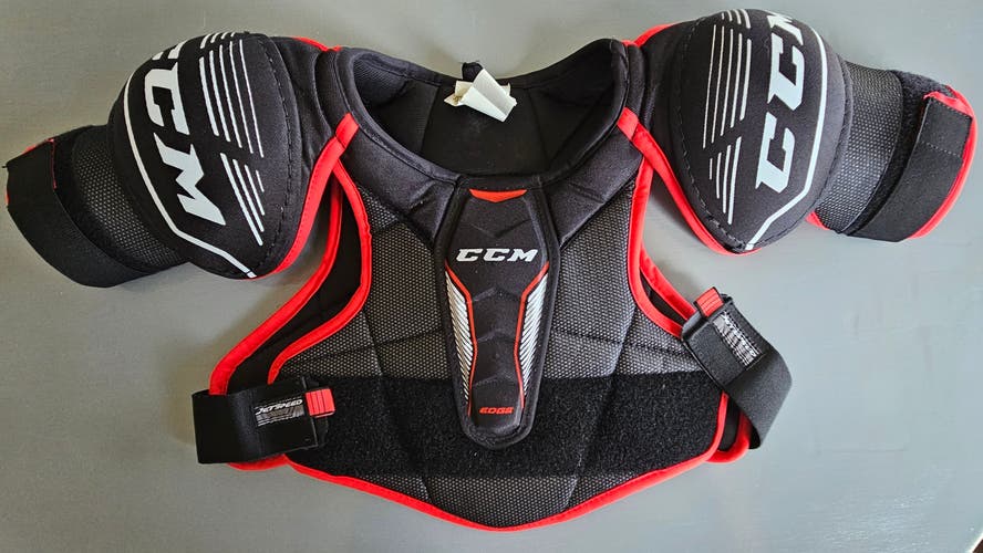 Used Large Junior CCM Jetspeed Edge Shoulder Pads