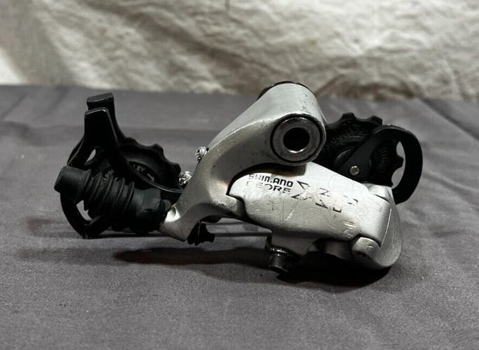 Shimano Deore XT RD-M750 Silver Aluminum 9-Speed Mountain Rear Derailleur