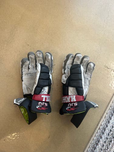 Used  St. Joe’s Maverik 13" Max Lacrosse Gloves