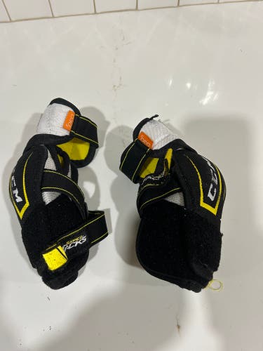 Used Youth CCM Super Tacks AS1 Elbow Pads