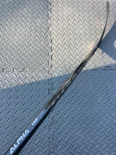 New Intermediate Warrior Alpha LX2 Comp Hockey Stick Right Handed W28