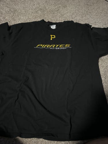 Vintage Pittsburgh Pirates T-Shirt