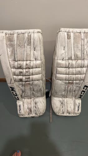 CCM hockey pads 29+1