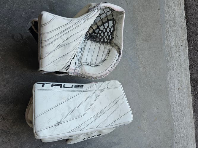 Used Senior True L20.2 Goalie Glove & Blocker Regular