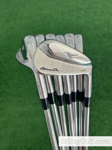 Mizuno Pro 221 Forged Iron Set 4-P / KBS Tour 120 Stiff