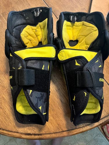 Bauer Supreme 3S 11” shin guards