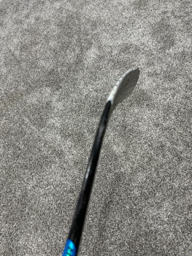 Used Junior Bauer Right Handed P92  Nexus Sync Hockey Stick